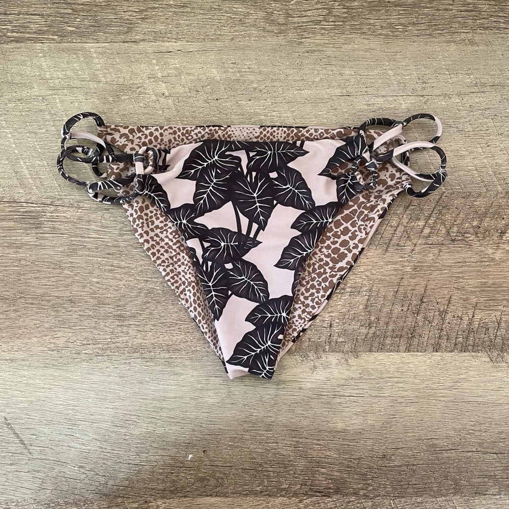 Acacia bottoms